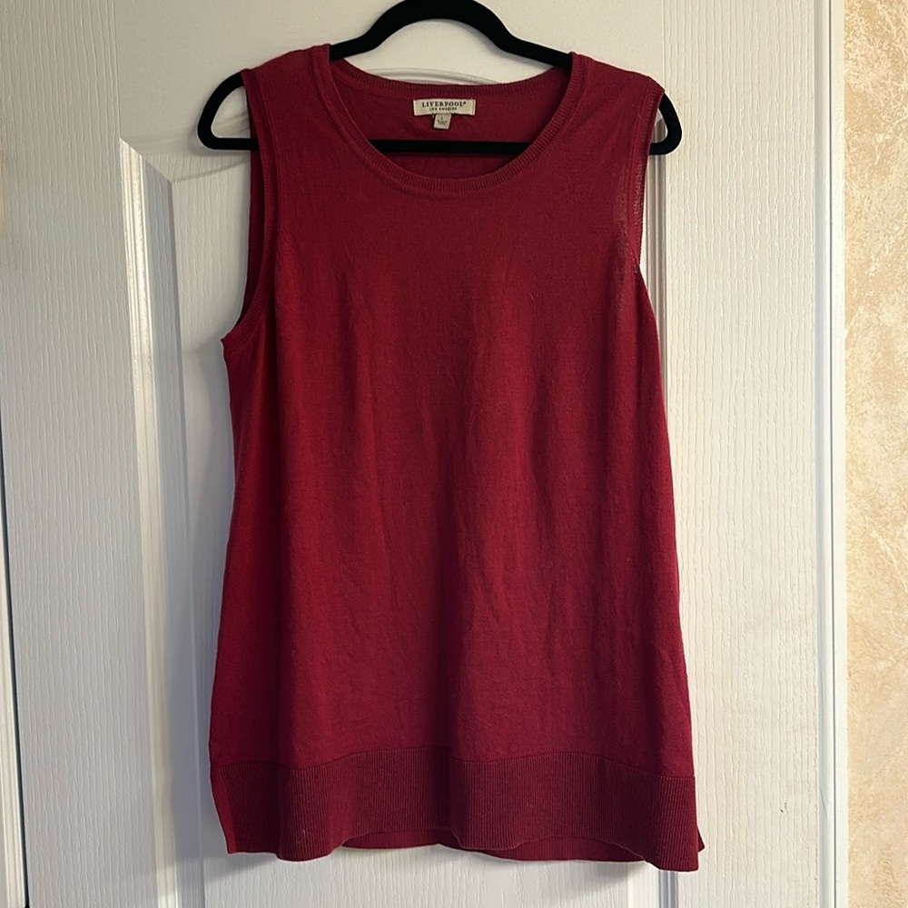 High-quality sleeveless shirt